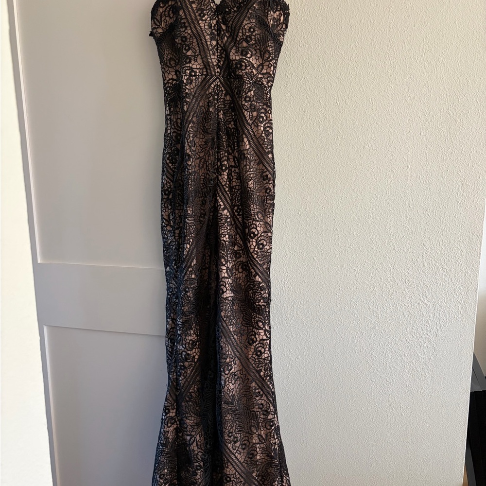 Elegant Strapless Black Lace Dress